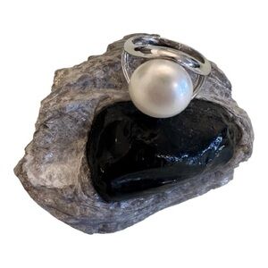 Na Hoku | Fine Hawaiian Jewelry | Button Pearl / .925 Silver Ring | Size 8